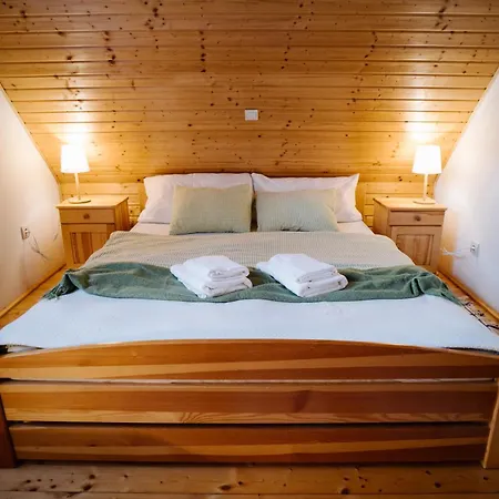 Tradicne Drevenicky Holubkovia V Terchovej I Mala Fatra I Janosikove Diery *